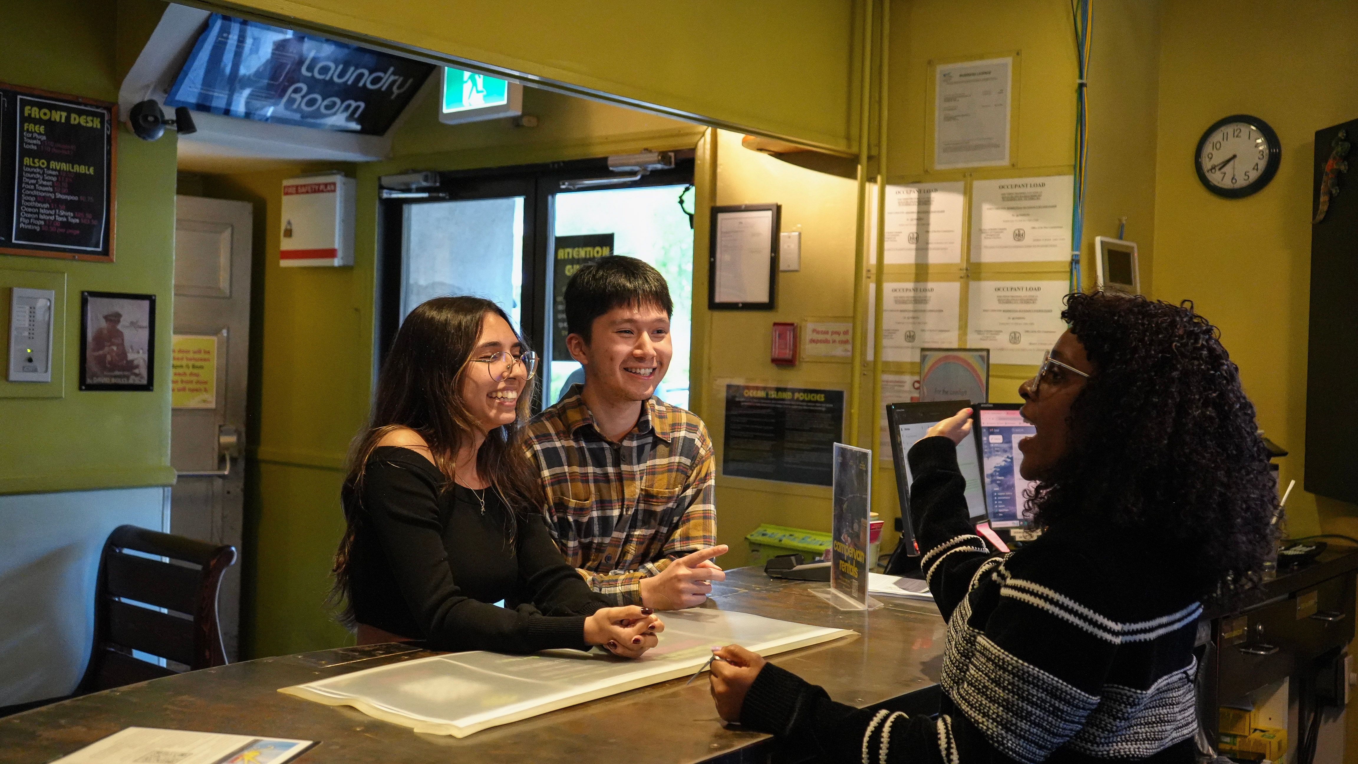 Travel Info & Victoria Guide 