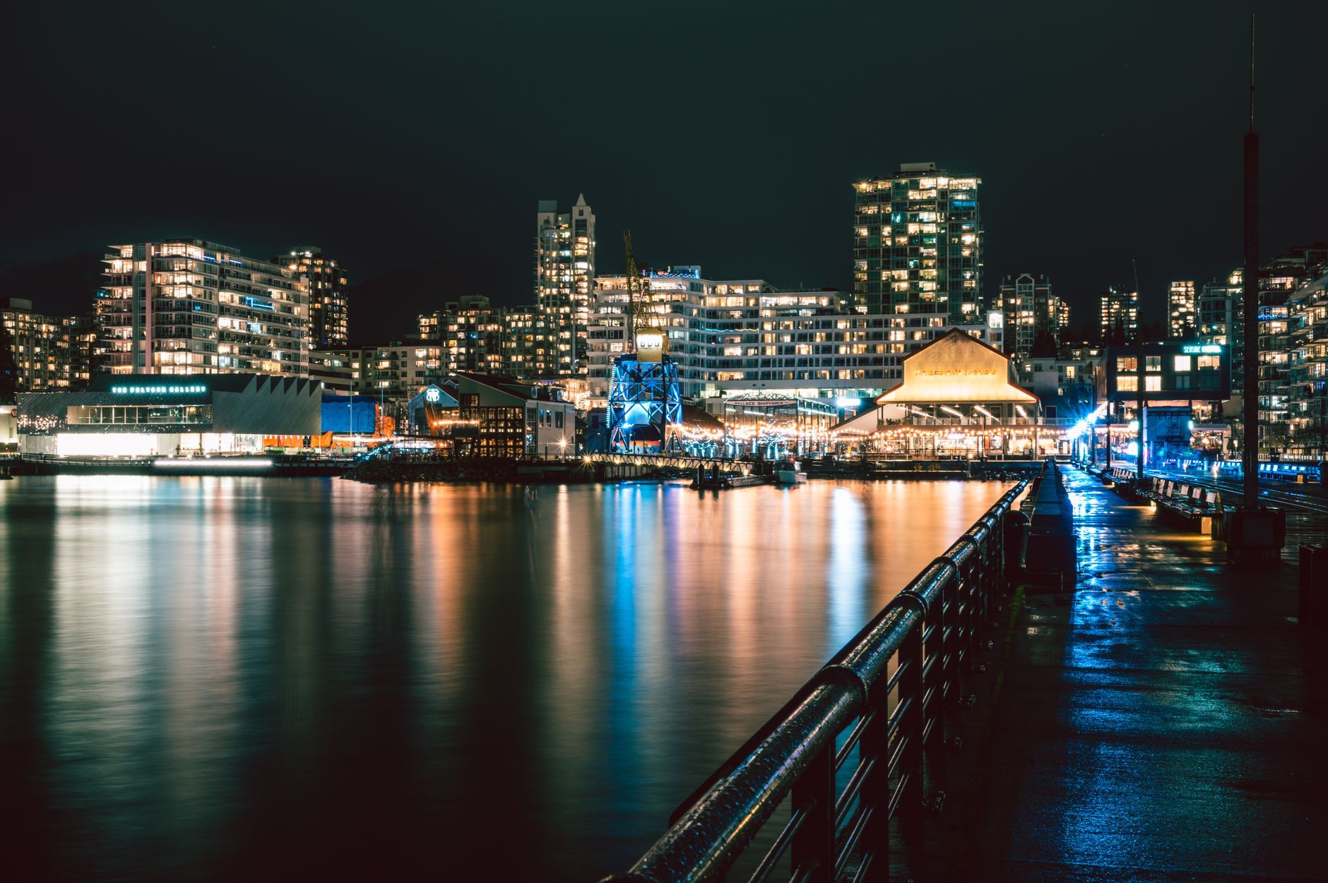 The Best Dive Bars in Victoria, BC: A Local's Guide to the Good, Grimy and Genuine — photo: Maximilian Ruther / Pexels