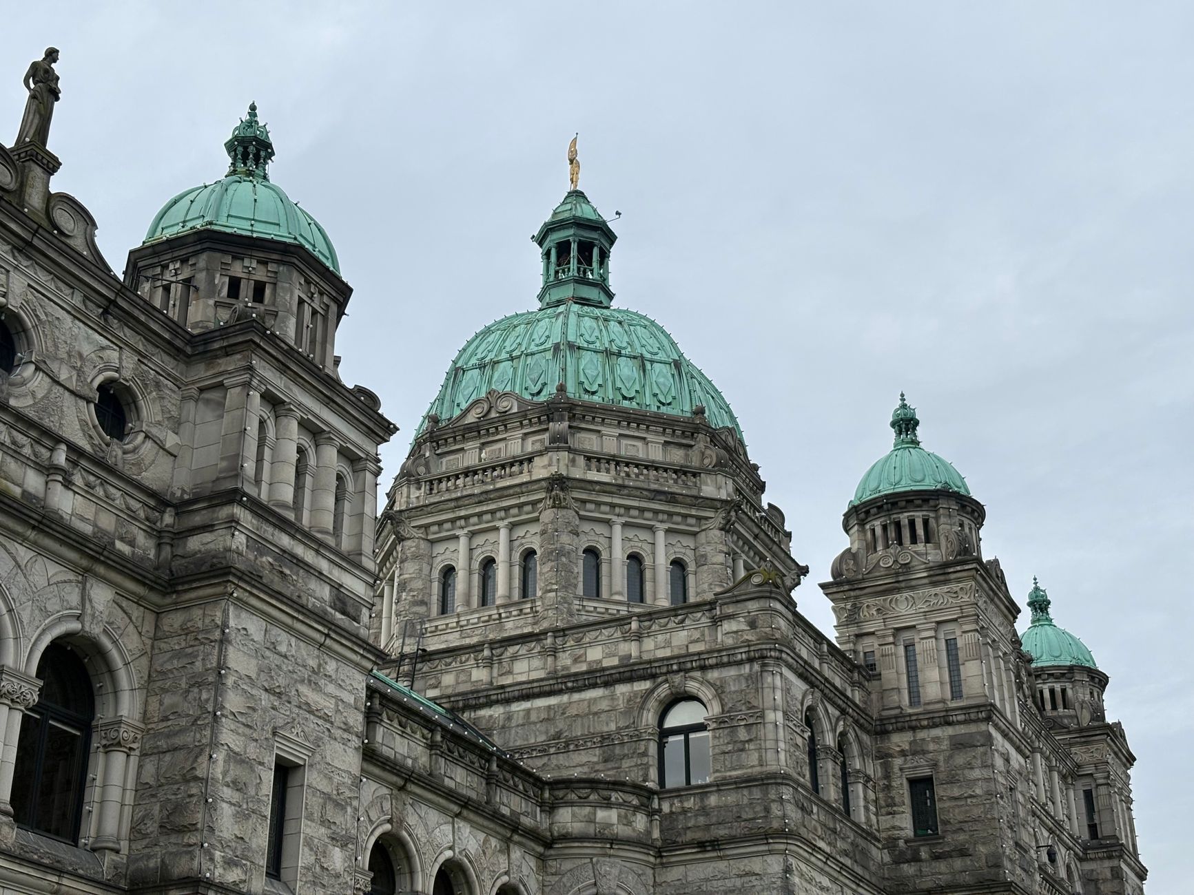 Best Hotel Deals in Victoria BC: A Local's Guide to Saving Smart — photo: Uzay Yildirim / Pexels