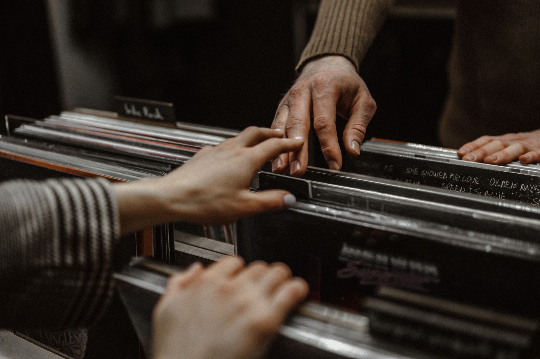 Digging for Vinyl in Victoria: The Best Record Stores Worth Your Time — photo: Anna Panchenko / Pexels