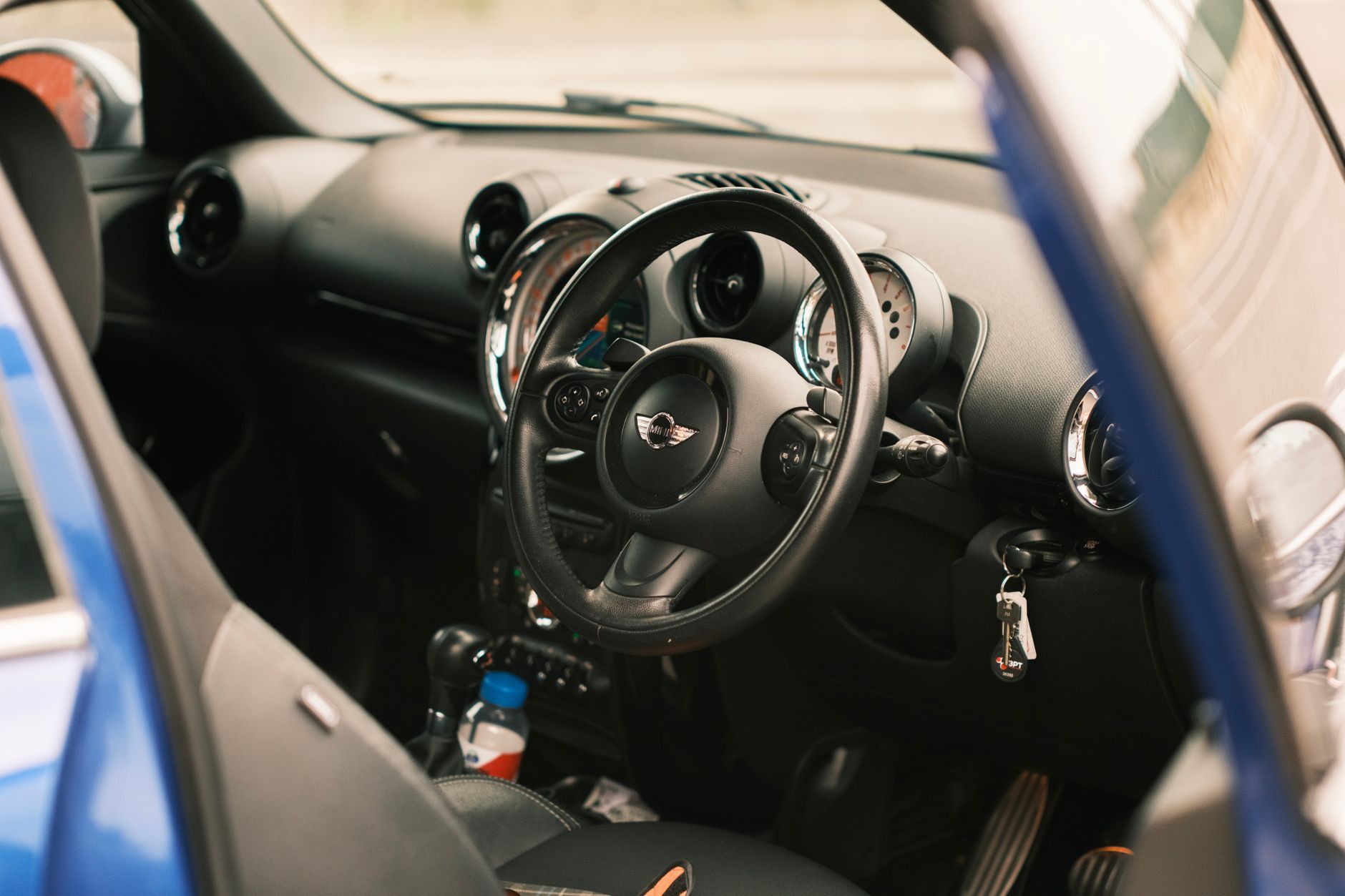 Car Hire in Victoria BC: What to Know Before You Book (And When to Skip It) — photo: Harry Tucker / Pexels