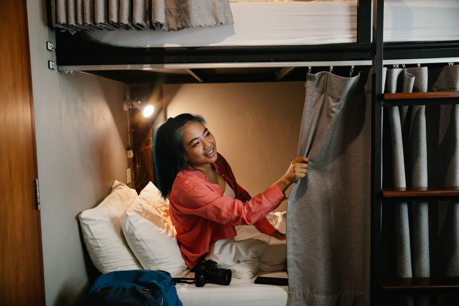 The Best Cheap Hostel in Victoria BC (And What to Do Once You're Here) — photo: George Pak / Pexels