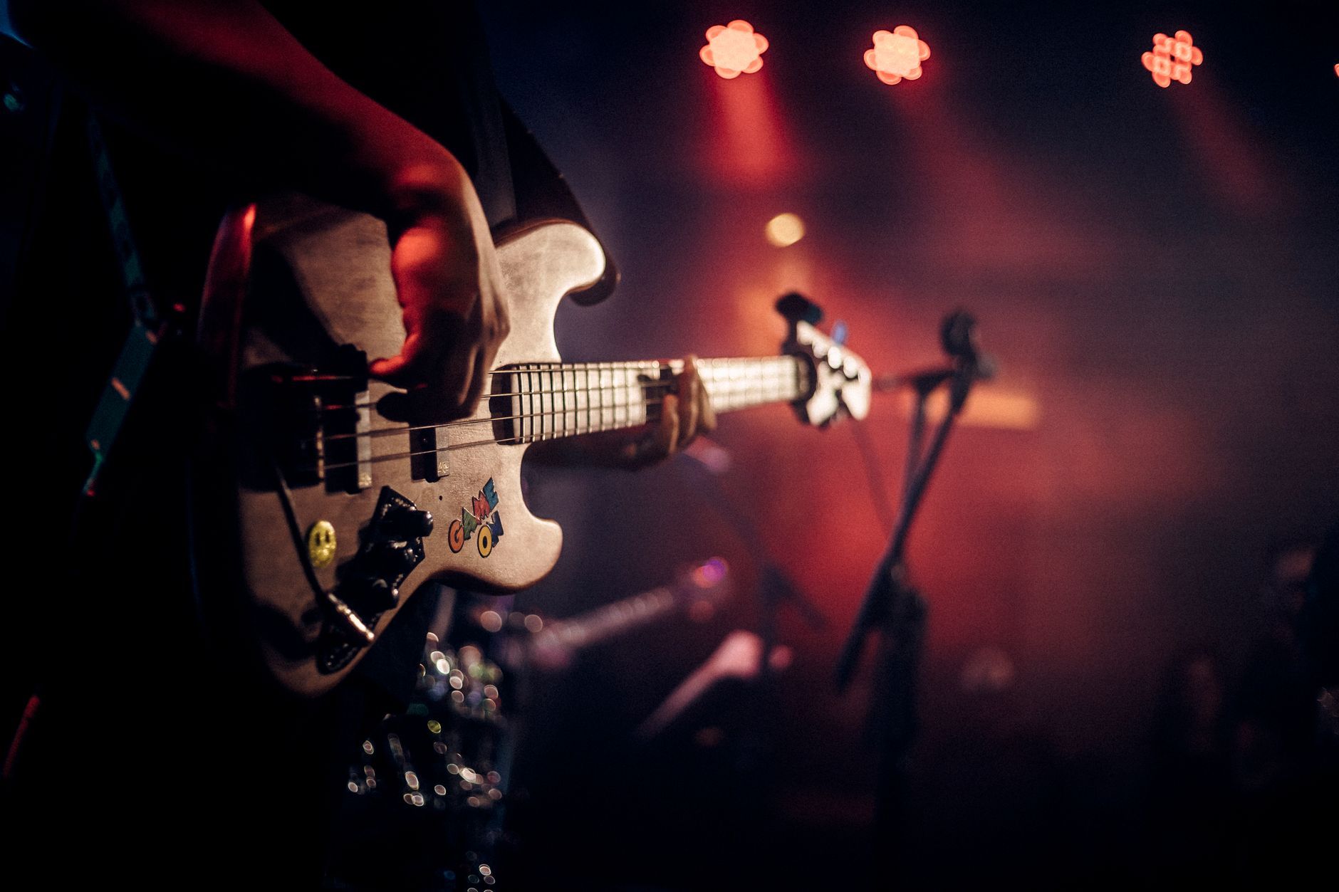 Live Music in Victoria, BC: Where Locals Actually Go — photo: Gezer Amorim / Pexels