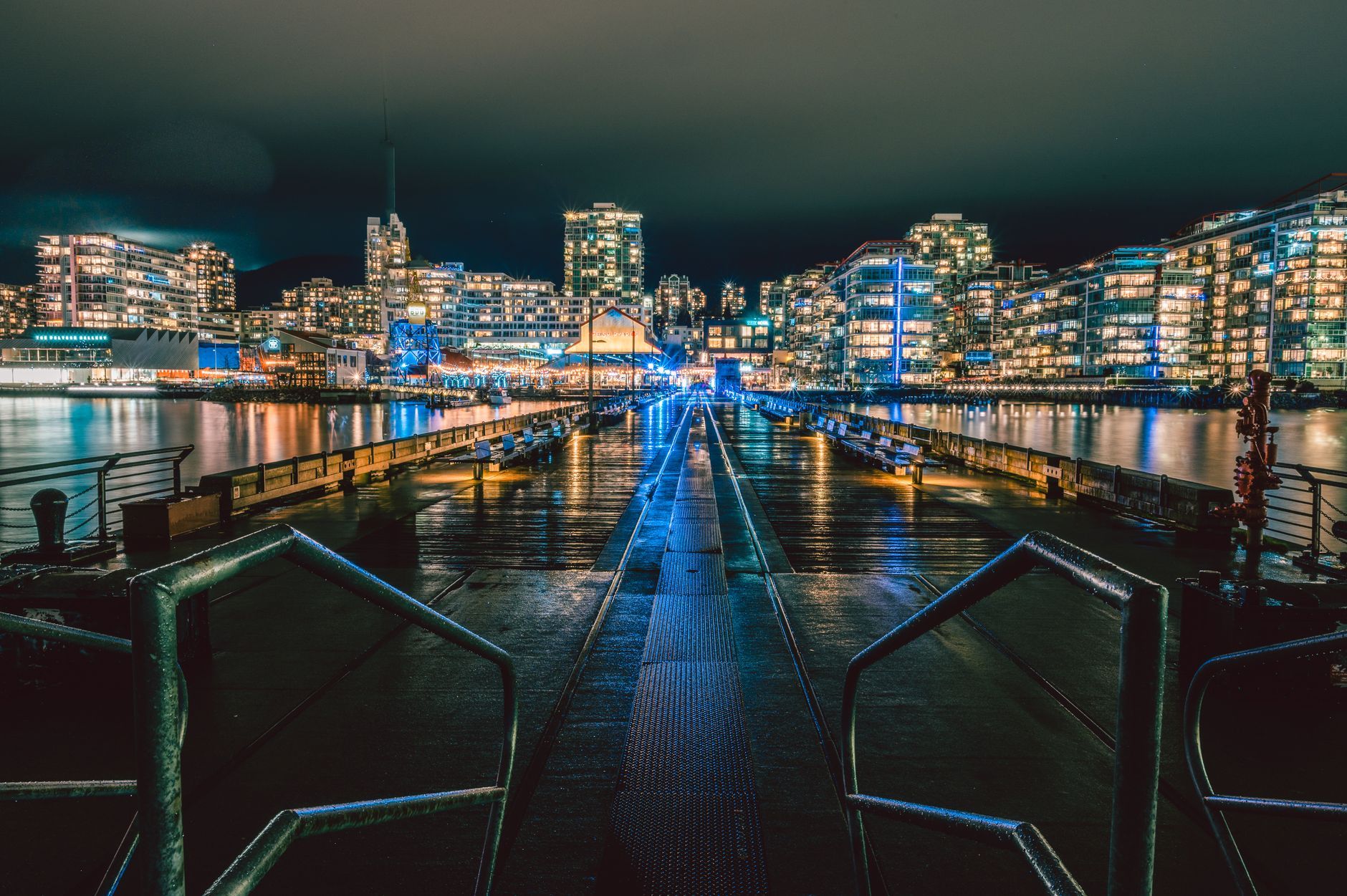 Must Do in Victoria BC: A Local's Honest Guide to the Best of the City — photo: Maximilian Ruther / Pexels