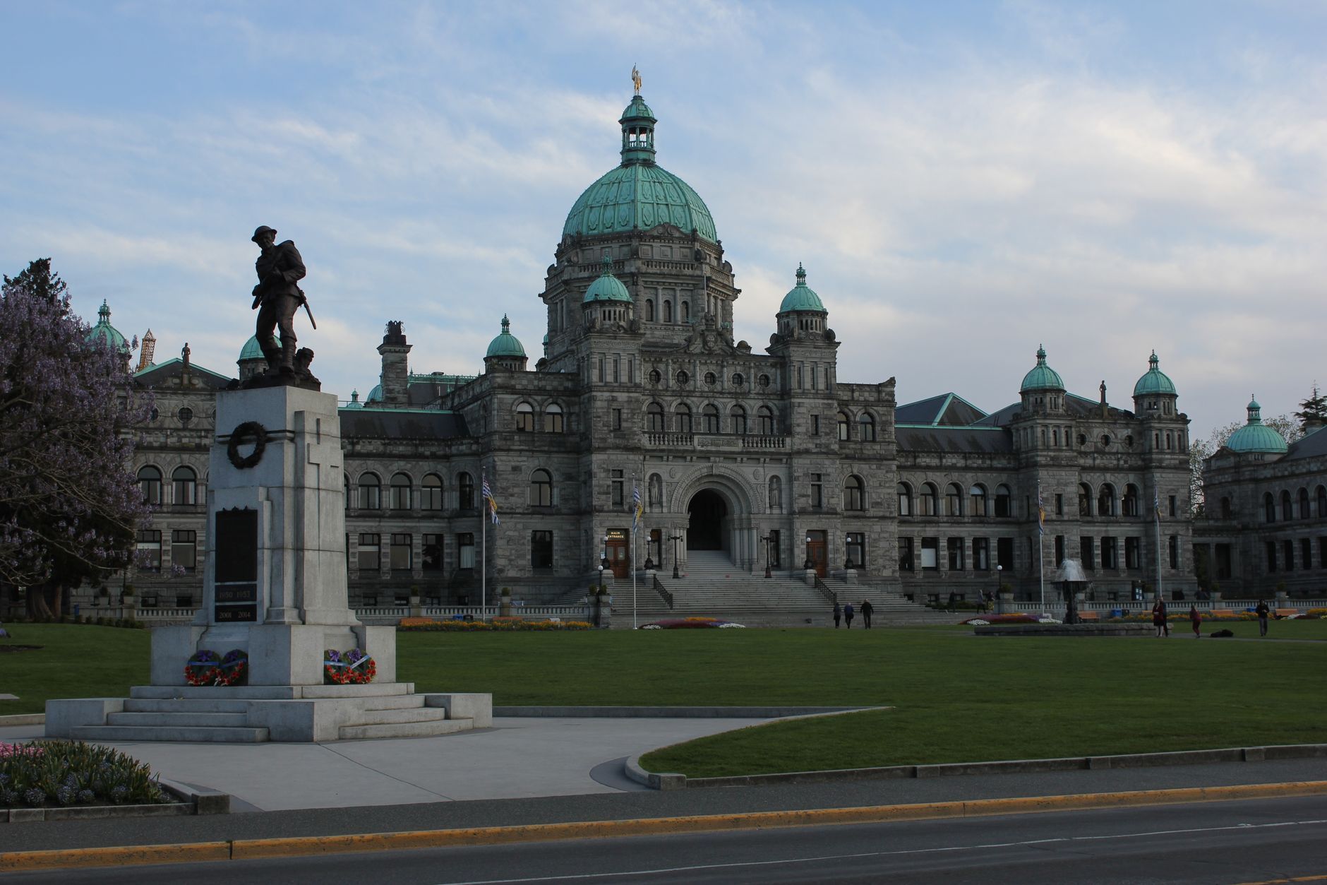 Things to Do in Victoria, Canada: A Local's Honest Guide for Budget Travellers — photo: alex ohan / Pexels