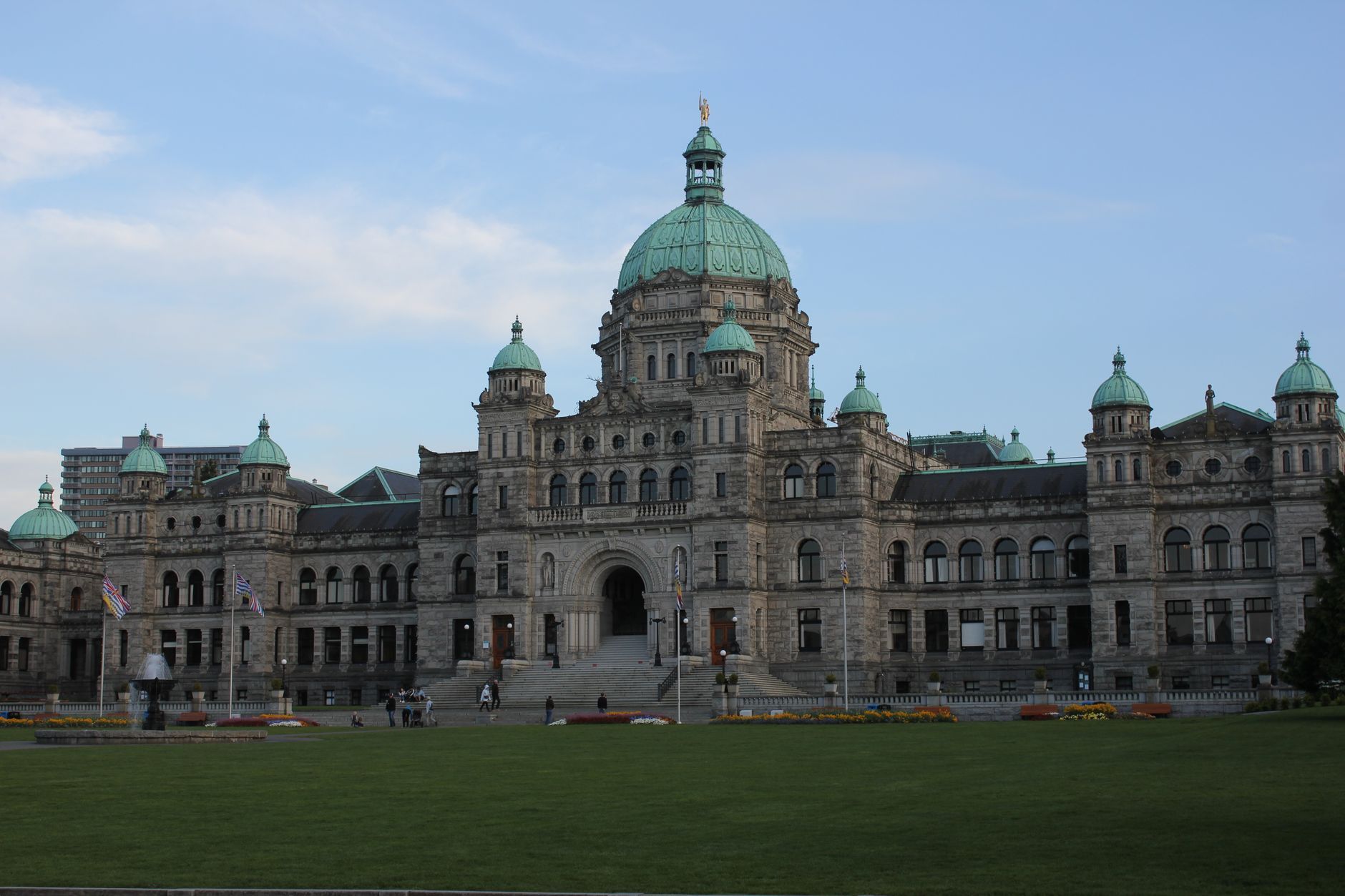 Victoria BC Tourist Attractions: A Local's Guide to the Best the City Has to Offer — photo: alex ohan / Pexels